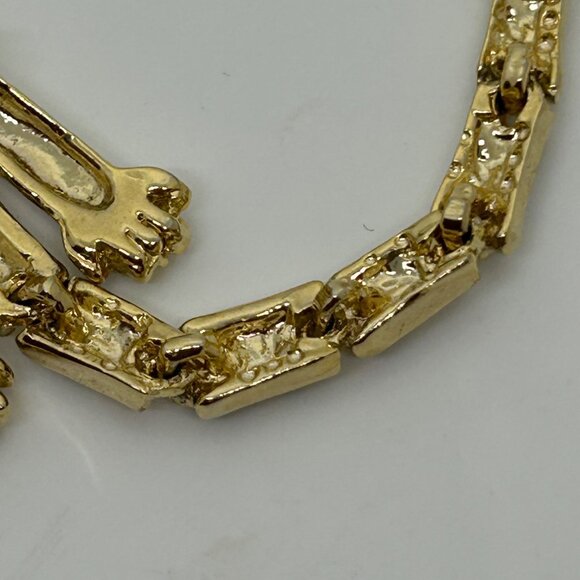 Vintage Gold-Tone Leopard Shoulder Brooch Green Rhinestone Eyes Articulated Body - Picture 10 of 16